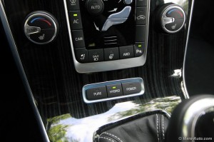 Volvo V60 Plug-In Hybrid intérieur - Vivre Auto