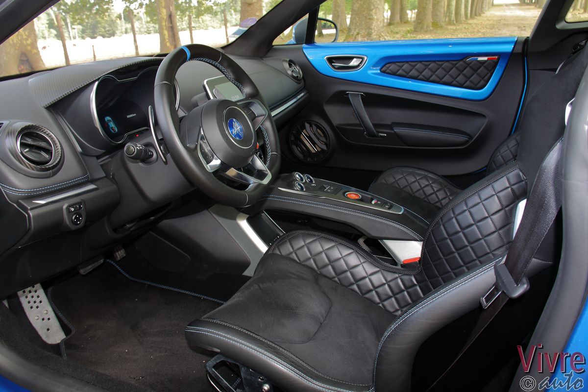 Cette Bugatti Chiron recouverte de fibre de carbone est la voiture de nos  rêves