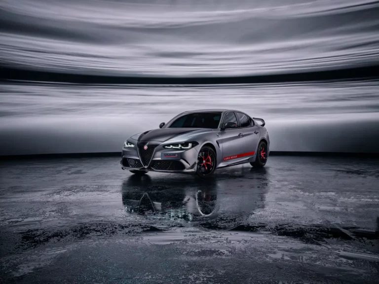 Alfa Romeo Giulia Quadrifoglio Luna Rossa 2026