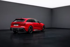 Vue statique arrière de la nouvelle Audi RS 5 Avant 2026