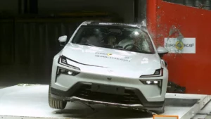 La Polestar 4 obtient la note maximale de 5 étoiles au test Euro NCAP 2025