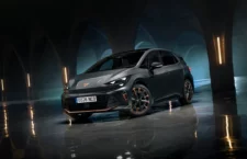 Vue avant shark nose de la nouvelle CUPRA Born 2026 grise avec phares Matrix LED.