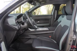 Malgré des sièges fermes, le Bigster se montre confortable sur tout les terrains. L'insonorisation est bonne sauf sur autoroute !