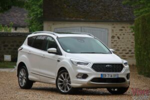 Ford Kuga 1.5 TDCi 120 Powershift Vignale 2018 face avant