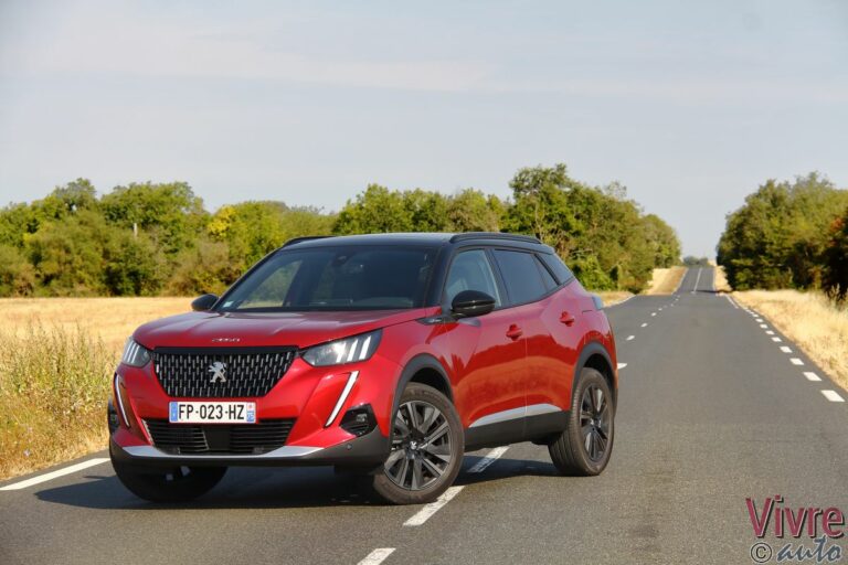 Essai Peugeot 2008 PureTech 130 EAT8 GT Line Rouge Elixir (2020) - photo statique