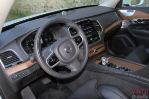 Volvo XC90 T8 Twin Engine 2018 blanc Inscription Luxe intérieur