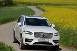 Volvo XC90 T8 Twin Engine 2018 blanc Inscription Luxe face avant