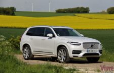 Volvo XC90 T8 Twin Engine 2018 blanc Inscription Luxe profil