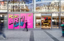 Pop Art Car : L'exposition gratuite de Renault sur les Champs-Élysées