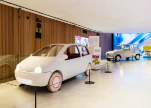 Pop Art Car : L'exposition gratuite de Renault sur les Champs-Élysées