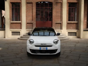 Fiat 600 en édition limitée Street avec le nouveau moteur essence "Turbo 100" (2026)