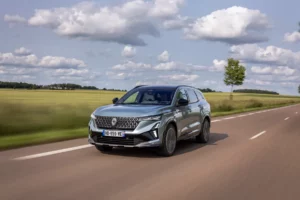 Renault Espace 2026, avec ses nouvelles aides à la conduite.