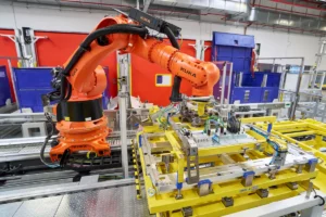 Ligne de production automatisée de batteries Cell-to-pack chez Skoda.