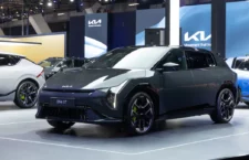 kia-ev4-gt-berline-electrique-sportive-exterieur-gris-mat