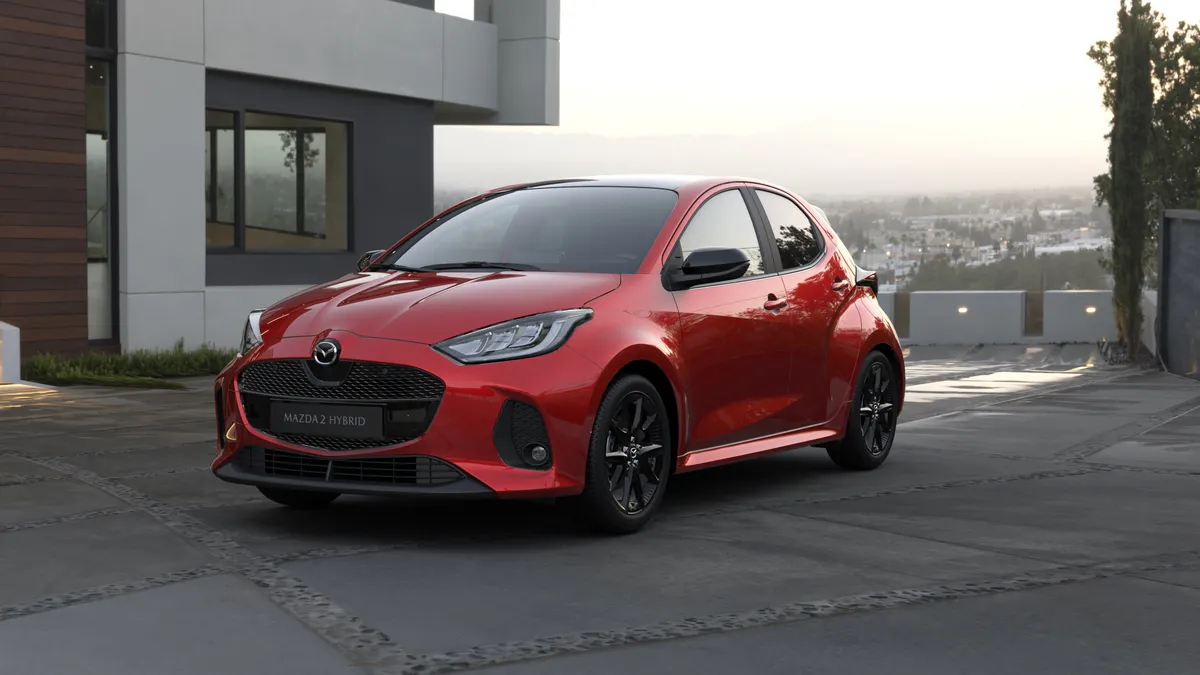 mazda2-hybrid-2026-design-exterieur-citadine-rouge