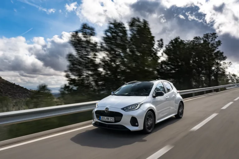 mazda2-hybrid-2026-design-exterieur-citadine
