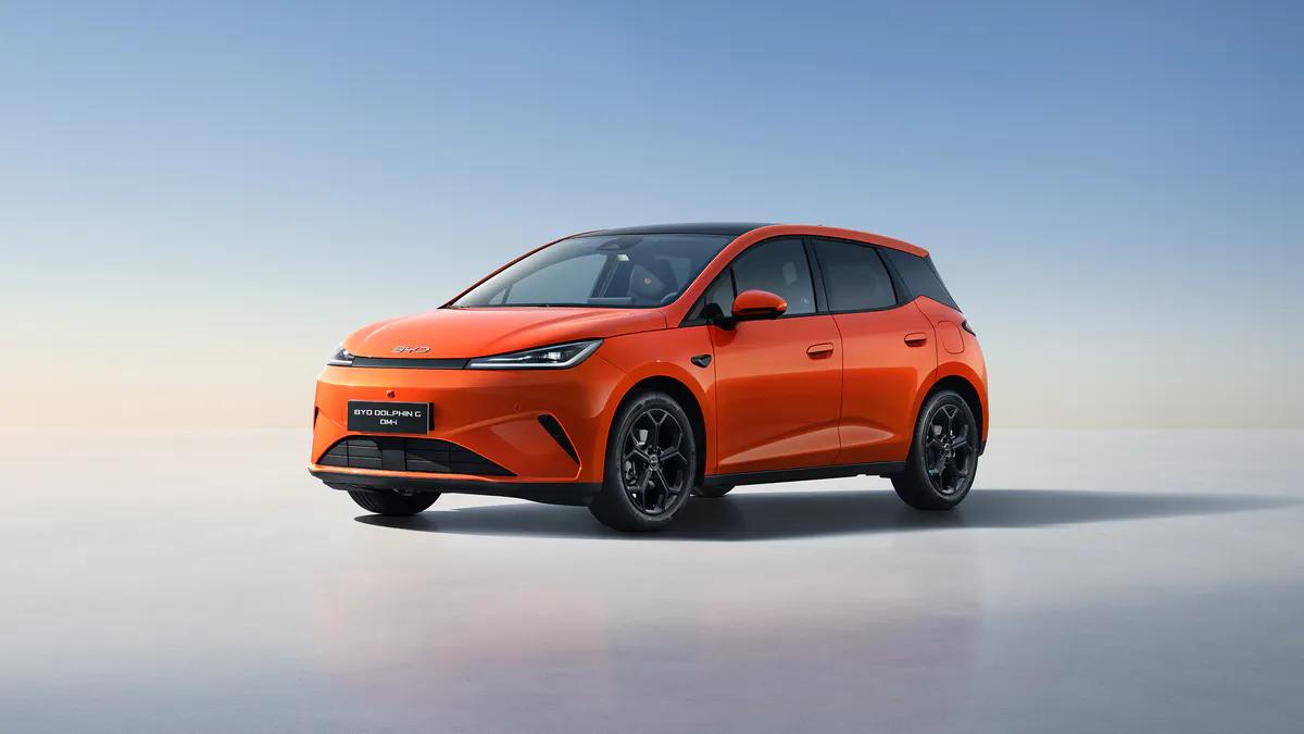 byd-dolphin-g-dm-i-citadine-orange-design-exterieur-face-avant