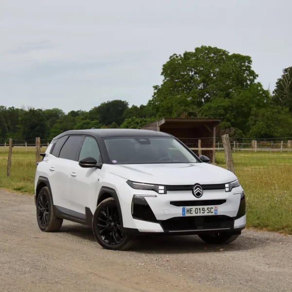 Essai Citroën C5 Aircross Hybride Rechargeable (2026) : Le roi du confort garde-t-il sa couronne ?