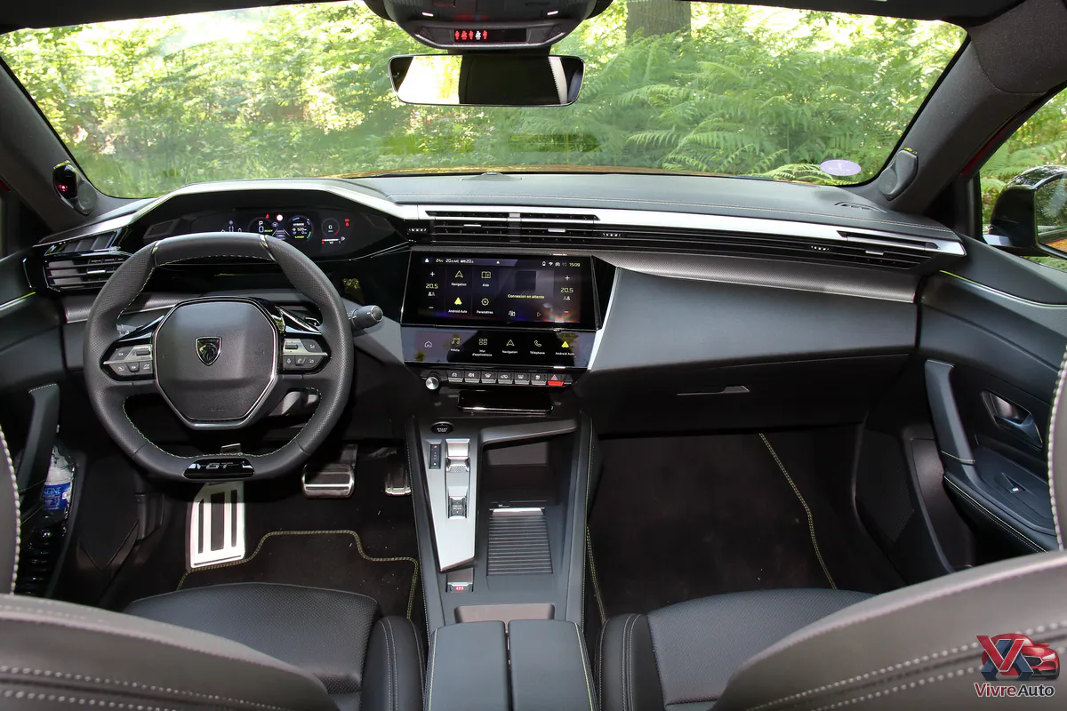 interieur-peugeot-408-phase-2-i-cockpit-sellerie-cuir-nappa-noir