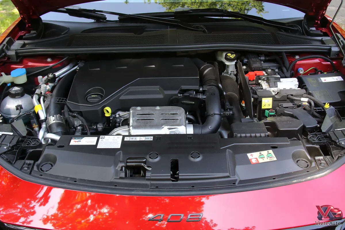 moteur-capot-peugeot-408-plug-in-hybrid-240-ch