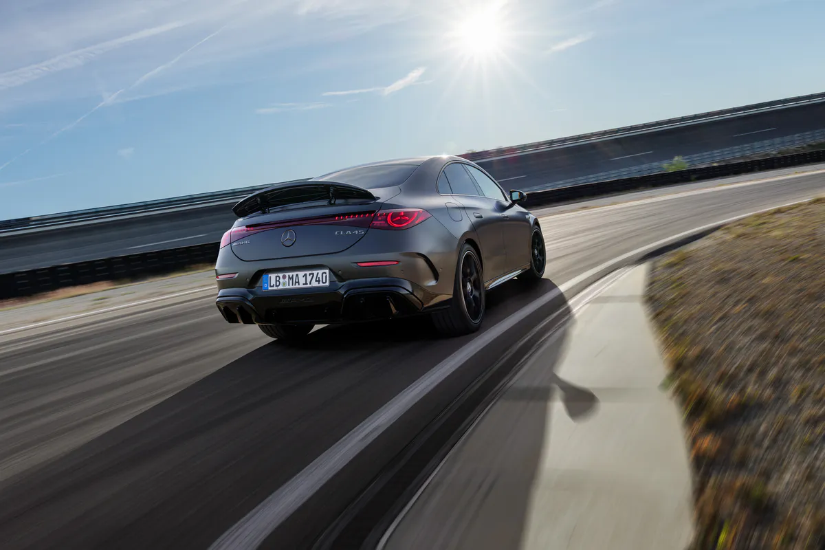 mercedes-amg-cla-45-4matic-berline-circuit