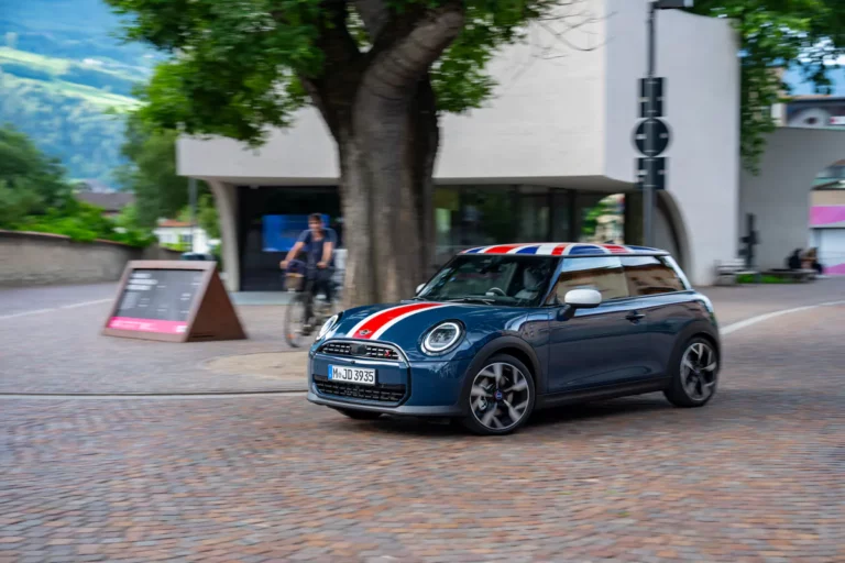 mini-cooper-edition-oxford-3-portes