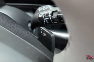 Palettes de régénération i-Pedal derrière le volant Kia EV4
