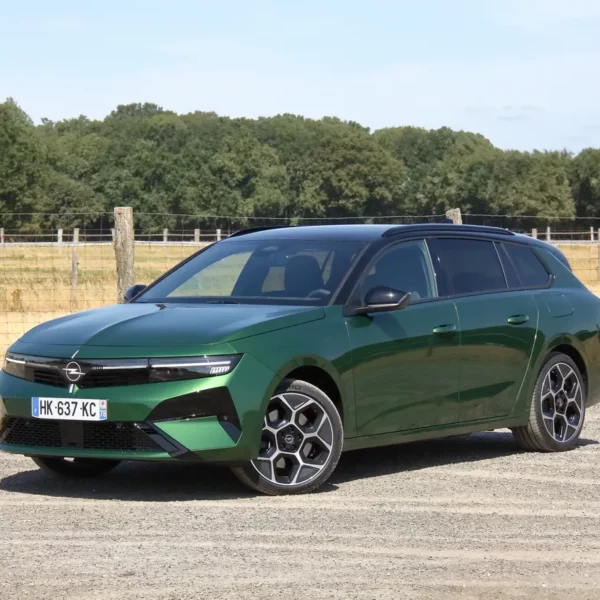Essai Opel Astra Sports Tourer Hybride Rechargeable 195 ch : la vraie alternative familiale ?