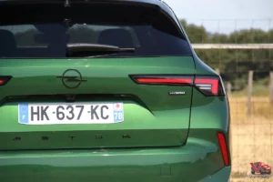 Face arrière Opel Astra Sports Tourer Vert Klover