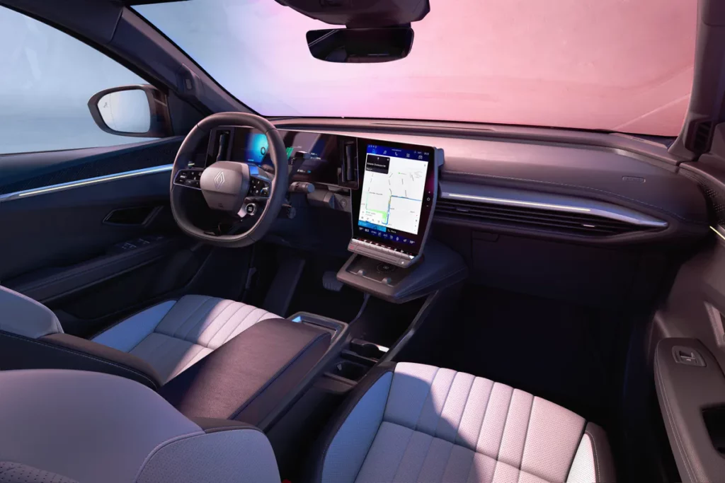 interieur-renault-scenic-ecran-openr-link