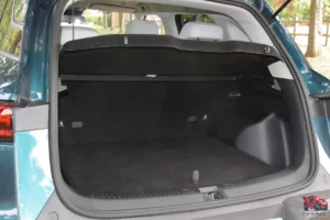 Coffre de 425 litres du BYD Atto 2 DM-i avec sièges arrière rabattables