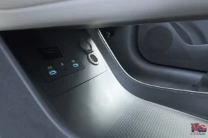 Espace sous la console centrale avec ports USB du BYD Atto 2 DM-i finition Boost