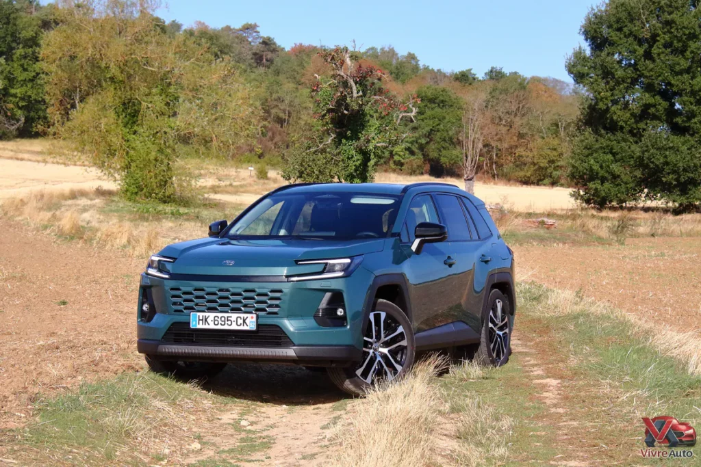 Essai Toyota RAV4 hybride 2026 : L’icône japonaise au service des familles
