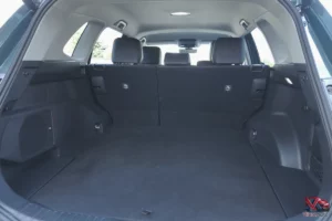 Coffre spacieux de 514 litres du Toyota RAV4 avec plancher plat
