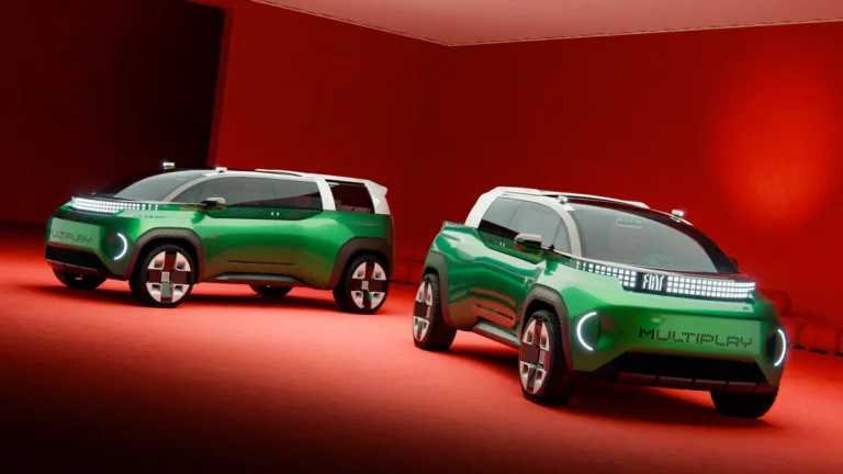 Le concept Fiat Multiplay vert pastèque avec sa benne de pick-up ouverte.